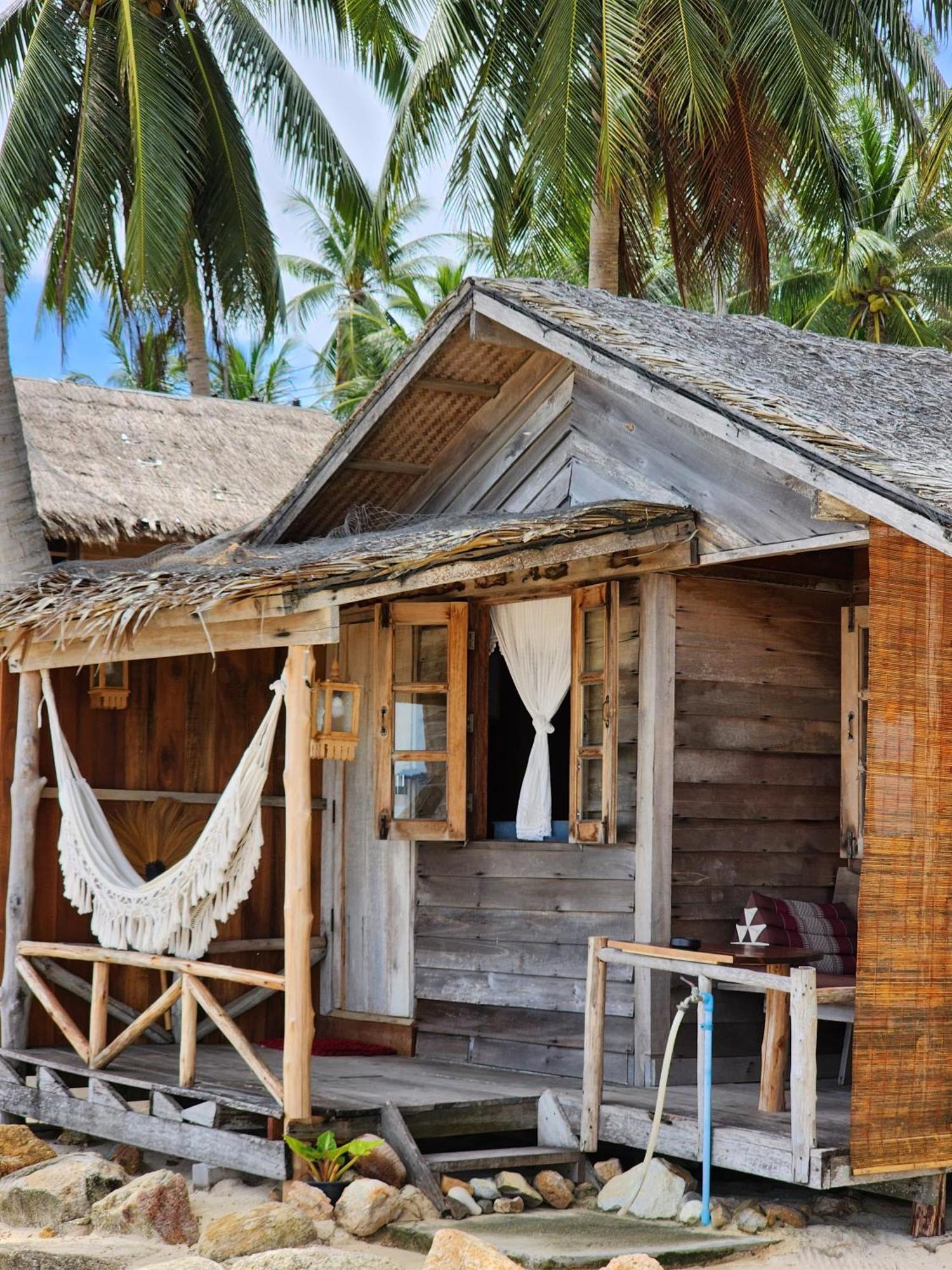 Castaway Beach Bungalows Шритану Экстерьер фото